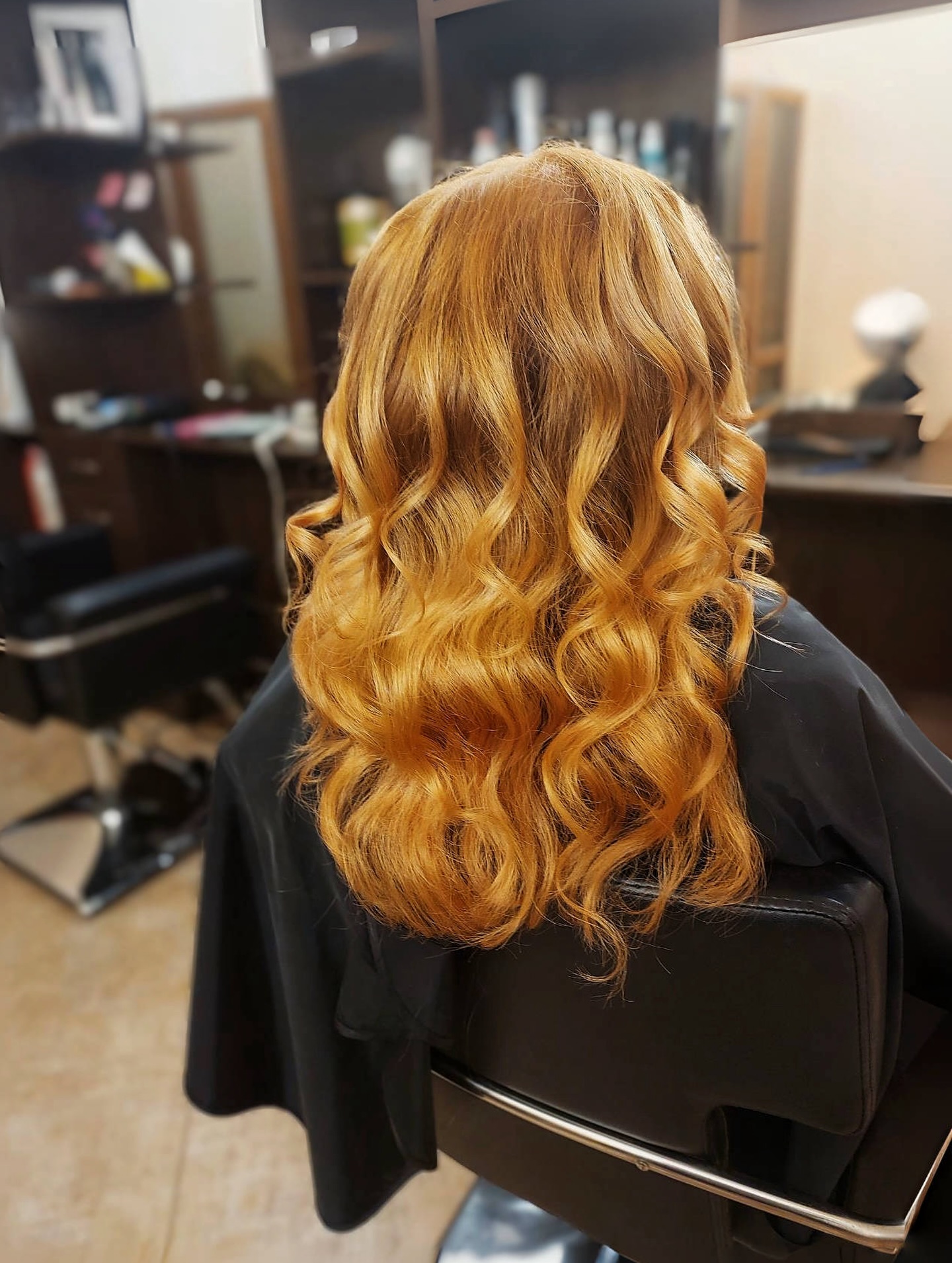 Окрашивание — золотистые локоны